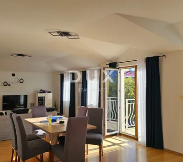 RIJEKA, TRSAT - Prostran trosoban stan s dnevnim boravkom na mirnoj lokaciji , 114m2