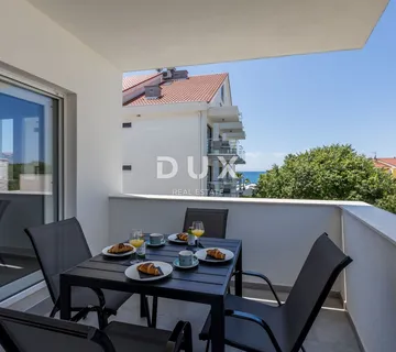 DALMACIJA, ROGOZNICA – 2S+DB namješten stan s pogledom na more, 90 m od mora - Zečevo Rogozničko, Rogoznica