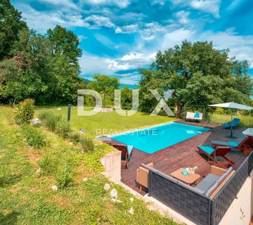 IČIĆI, POLJANE- villa 250m2 s pogledom na more i bazenom + uređena okućnica 1100m2 - Poljane, Opatija