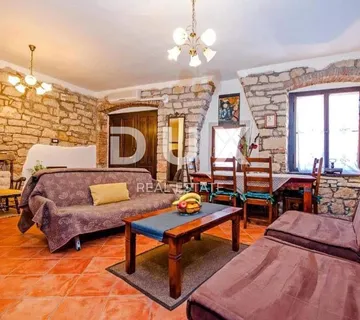 ISTRA, ROVINJ - Apartman u srcu grada 70 metara od mora!