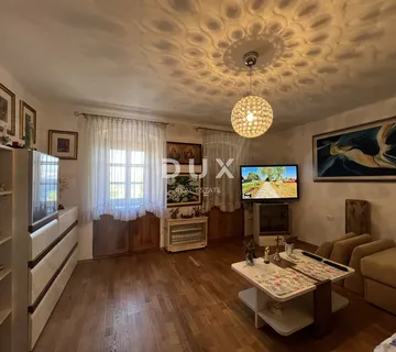 KVARNER, LOVRAN - Stan u povijesnoj jezgri nadomak mora