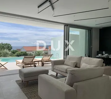 OTOK KRK, GRAD KRK - Moderna vila s dva stana i 2 bazena