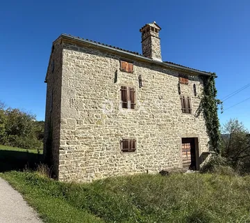 ISTRA,GROŽNJAN - Autentična samostojeća kamena kuća