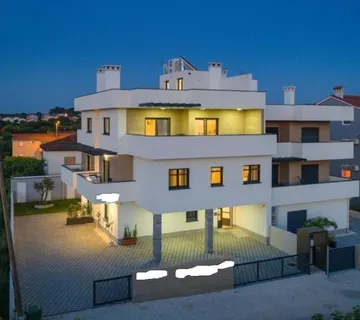 Istra, Pula - Luksuzna Apartmanska Villa