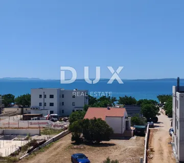 ZADAR, PRIVLAKA - Luksuzni penthouse s bazenom na krovnoj terasi! S6