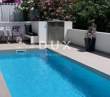 OPATIJA,CENTAR - samostojeća kuća, 350 m2, pogled, okućnica, bazen!!!