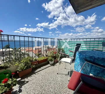 CRIKVENICA - Dvosobni stan ispod magistrale! Panoramski pogled!