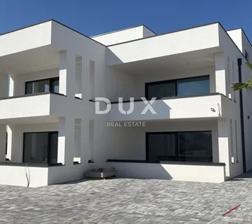 ZADAR, PRIVLAKA - Novogradnja na katu 200 m od plaže! S4