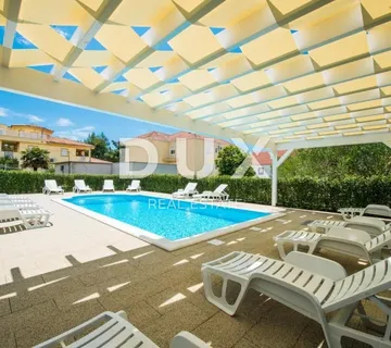 ZADAR, BIBINJE - apartmanska kuća u blizini plaže