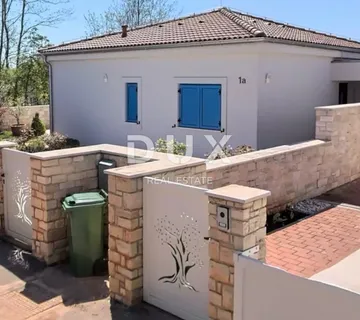 ISTRA, NOVIGRAD - Simpatična dvojna kuća u blizini centra