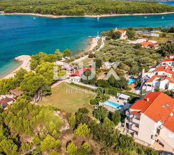 OTOK KRK, PUNAT - Kuća na izvrsnoj lokaciji 1 red do mora!