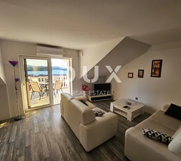 ŠIBENIK, VAROŠ - Stan s predivnim pogledom
