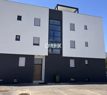 ZADAR, SUKOŠAN – Ekskluzivan dvoetažni stan S1 s privatnim vrtom, liftom i višenamjenskom etažom, 250 m od mora
