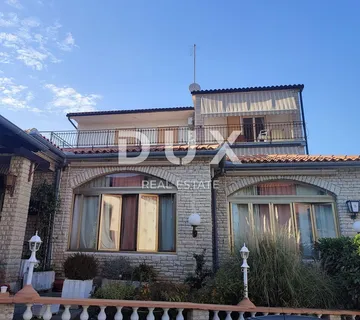 ISTRA, PULA - Prostrana kuća od 673 m2 s pogledom na more