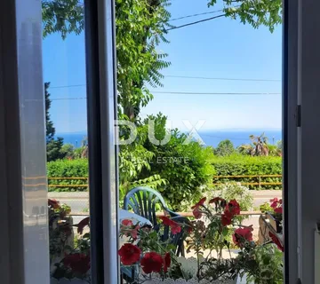 OPATIJA - etaža kuće podjeljena u dva stana