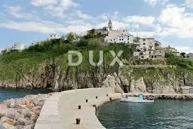 OTOK KRK, VRBNIK- Kuća s dva apartmana