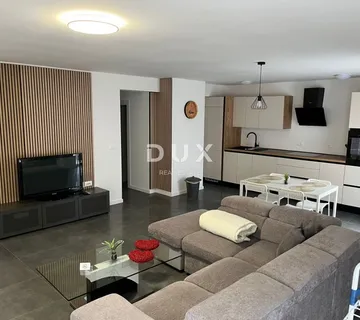 BIOGRAD NA MORU - trosobni stan u novogradnji
