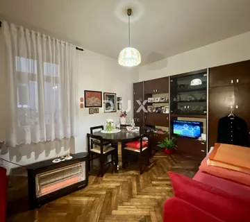 RIJEKA, CENTAR - Uredan stan na par koraka od Korza