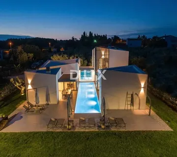 ISTRA, POREČ - Dizajnerska vila s bazenom i pogledom na more