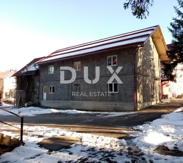 GORSKI KOTAR, DELNICE - Zgrada s dva stana i s poslovnim prostorom u centru Delnica.PRILIKA!