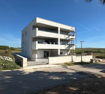 OTOK PAG, POVLJANA, 2s+db stan u vrhunskoj novogradnji