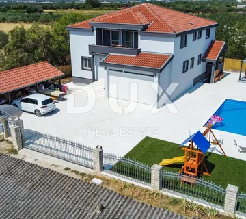 ZADAR, ZEMUNIK - Prekrasna vila s grijanim bazenom - Zemunik Donji
