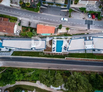 OPATIJA, MOŠĆENIČKA DRAGA – dvije nove vile s bazenom, 410m2 + 225m2 s vrtom, namještajem i wellnessom