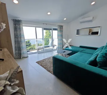 CRIKVENICA - Savršen penthouse na savršenoj lokaciji!