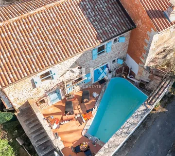 ISTRA, SVETVINČENAT - Dvije kamene kuće s bazenima! - Režanci, Svetvinčenat