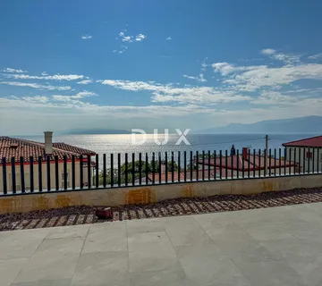 RIJEKA, KANTRIDA – stan od 155m2 u luksuznoj novogradnji samo 250 metara od mora s garažom i panoramskim pogledom na more