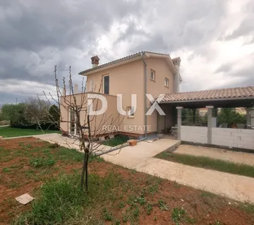 ISTRA, POREČ - Prostrana kuća na velikoj okućnici, PRILIKA!!!