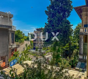 OPATIJA, CENTAR – luksuzan stan u novogradnji s terasom i garažom samo 80 metara od plaže i poznate glavne ulice
