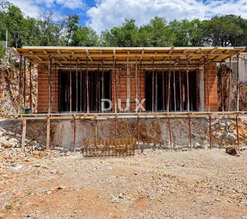 Krk, Omišalj, jednosobni stan, 50 m2, pogled more