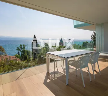 OPATIJA - luksuzan stan s bazenom i pogledom