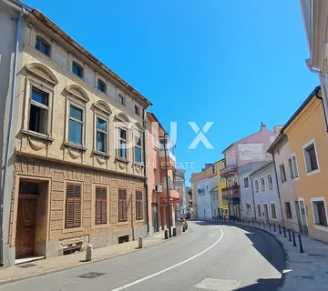 CRIKVENICA, CENTAR - Kuća od 387m2 za najam