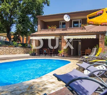 OTOK KRK - Kuća s bazenom na mirnoj lokaciji s pogledom na more - Brusići, Krk