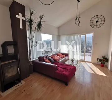 BREŠCA, MATULJI - Etaža kuće s dva parkirna mjesta na mirnoj lokaciji