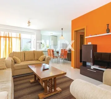 KOSTRENA, GLAVANI - Dva apartmana s velikom terasom i parkirnim mjestima - Glavani, Kostrena