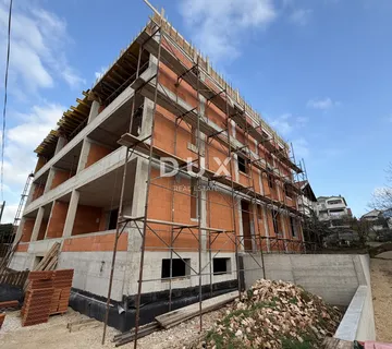 ZADAR, CRVENE KUĆE - Stan 61,13 m², garaža + parking!