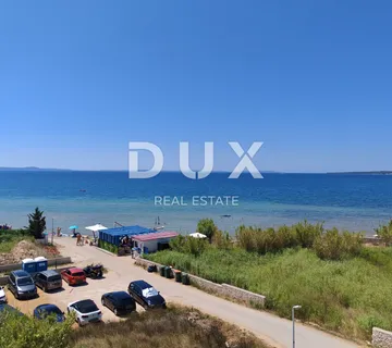 ZADAR, PRIVLAKA - Namješten penthouse 50 metara od mora s prekrasnim pogledom na more! S8