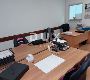 RIJEKA, PEĆINE - Poslovni prostor 144m2 kompletno uređen s 5 zasebnih ureda