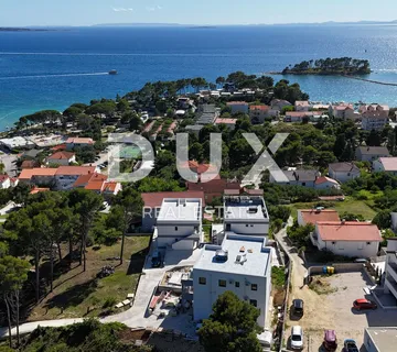 OTOK RAB, BANJOL - Ekskluzivan stan u prizemlju s bazenom - Banjol, Rab