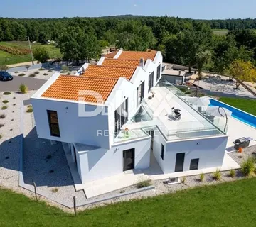 ISTRA, VIŠNJAN – Luksuzna dizajnerska vila s 6 spavaćih soba, bazenom i velikom okućnicom