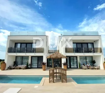 ISTRA, POREČ - Ekskluzivna vila s dvije stambene jedinice