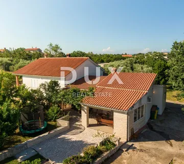ISTRA, MARČANA - Lijepa kuća s dva stana na osami! - Peruški, Marčana