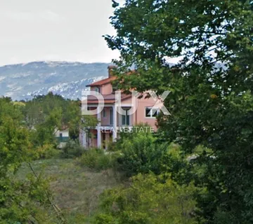 ISTRA, LABIN - Prostrana kuća na pogodnoj lokaciji