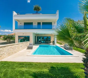 ZADAR, LJUBAČ - Luksuzna vila 2. red do mora - Ljubač, Ražanac