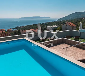 OPATIJA, IČIĆI - stan 79m2 s vrtom u novijoj gradnji s bazenom na krovu, pogled na more, parking - cover