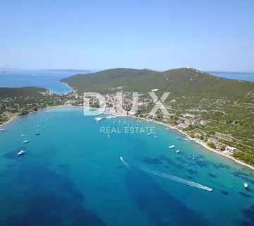 OTOK IST - Građevinsko zemljište 70 m od mora! - cover