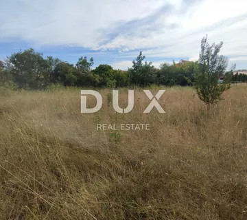 ISTRA, PEROJ - Poljoprivredno zemljište 691 m2  - cover